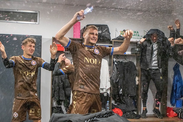 出了一份完 出了一份完