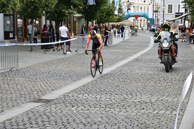 年輕而富有 年輕而富有